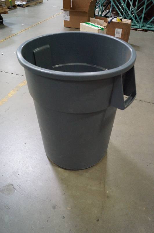 lot 1245 image: 55 Gallon Industrial Trash Can