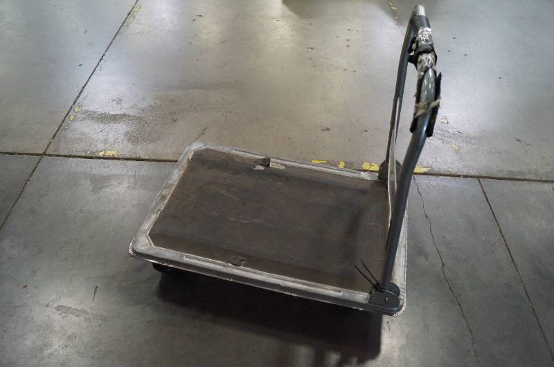 lot 1249 image: Flat bed Rolling Cart with folding handle