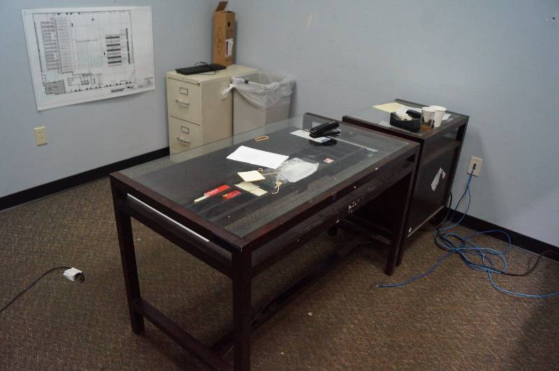 lot 1282 image: Contents of Office as pictured