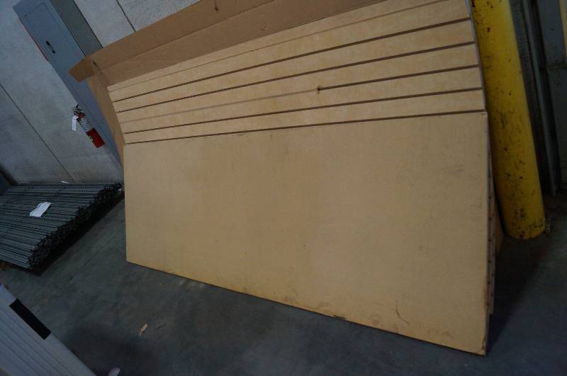 lot 1284 image: 4 x 8 Slat Board for shelving  display