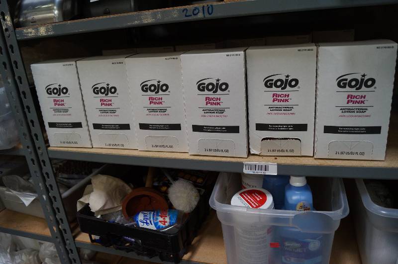 lot 1278 image: Gojo Hand Cleaner
