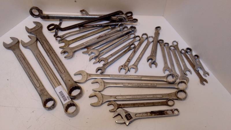 lot 5012 image: Set of Crescent wrenches