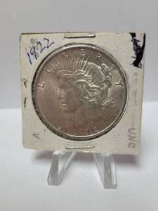 lot 23 image: 1922 PEACE DOLLAR 90% SILVER