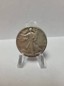 lot 62 image: 1944 STANDING LIBERTY HALF DOLLAR 90% SILVER