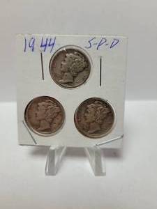 lot 137 image: 3) 1944 Mercury Dimes--90% Silver