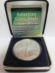 lot 235 image: 2022 1oz American Silver Eagle Coin