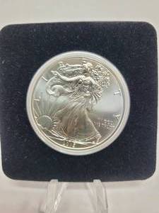 lot 241 image: 2015 American Silver Eagle 1oz Troy .999 Fine Silver
