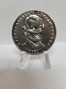 lot 257 image: 1984 Abraham Lincoln 175th Anniversary CoinToken