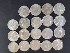 lot 320 image: 19) 1964 KENNEDY HALF DOLLARS--90% SILVER