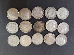 lot 330 image: 15) 90% SILVER ROOSEVELT DIMES
