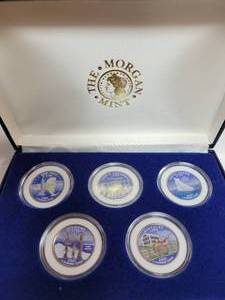 lot 435 image: SET OF (5) 2001COLORIZED QUARTERS