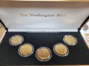 lot 444 image: 2000 WASHINGTON MINT GOLD LAYERED QUARTER SET