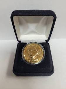 lot 457 image: GOLD TONE WASHINGTON $1 COIN