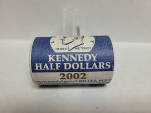 lot 531 image: 1 ROLL 2002-P UNCIRCULATED KENNEDY HALF DOLLARS