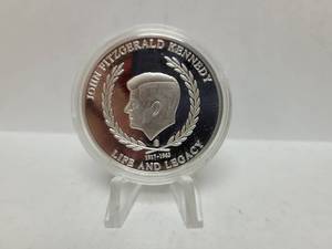 lot 564 image: JOHN F KENNEDY 1963 CIVIL RIGHTS COMMEMORATIVE SILVER PLATED PROOF MEDAL