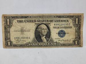 lot 594 image: 1935 ONE DOLLAR SILVER CERTIFICATE (BLUE SEAL)