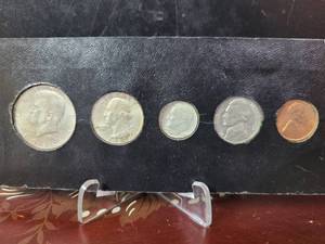 lot 649 image: 1964 UNITED STATES COIN SET