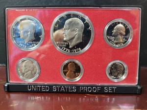 lot 651 image: 1975 UNITED STATES PROOF SET