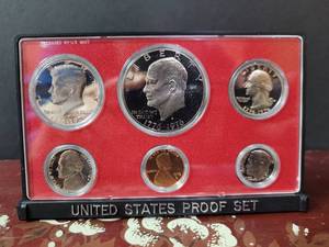 lot 665 image: 1976 UNITED STATES PROOF COIN SET