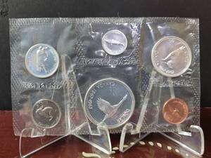 lot 667 image: 1967 CANADIAN UNCIRCULATED COIN SET