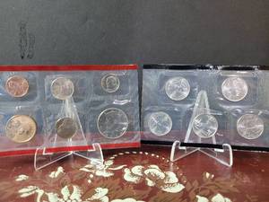 lot 668 image: 2004-D UNITED STATES MINT UNCIRCULATED COIN SET