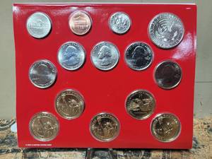 lot 637 image: 2010-DENVER UNITED STATES MINT UNCIRCULATED COIN SET