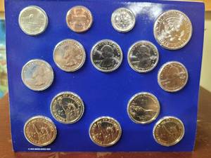 lot 644 image: 2011-PHILADELPHIA UNITED STATES MINT UNCIRCULATED COIN SET