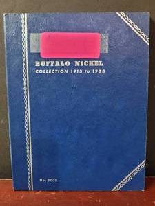 lot 697 image: 5) BUFFALO NICKELS IN COLLECTORS BOOK