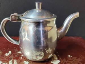 lot 719 image: STAINLESS STEEL CREAMER CONTAINER