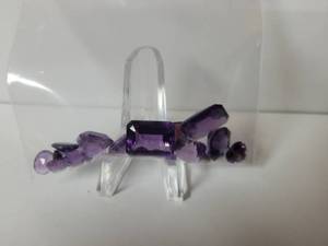lot 449 image: 55.60 CARATS OF PURPLE GEMSTONESAMETHYST