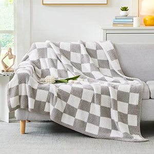 lot 12175 image: WRENSONGE Checkered Throw Blanket, Light Grey Microfiber Soft Cozy Fluffy Warm Hand Made Throw Blankets for Couch, Sofa, Chair, Bed, Camping, Picnic, Travel Lightweight Bed Blanket - 5070