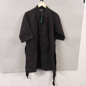 lot 12418 image: SM black Quilted robe