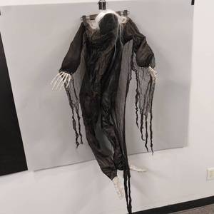 lot 12629 image: Evoio Halloween Decorations Outdoor Creepy Zombie
