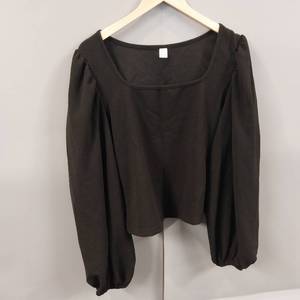 lot 14198 image: XL black Long Sleeve top