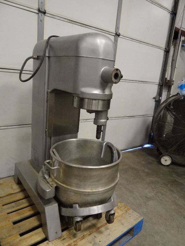 lot 1007 image: Hobart 80 Qt Mixer With Bowl And Attachments
