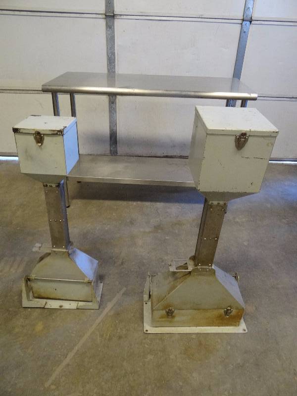 lot 1019 image: Pair Of Mational Mfg Micro Volumeters