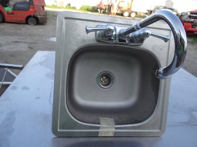 lot 1132 image: Stainless Hand Sink