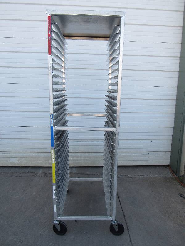lot 1033 image: Full Size Aluminum Sheet Pan Rack