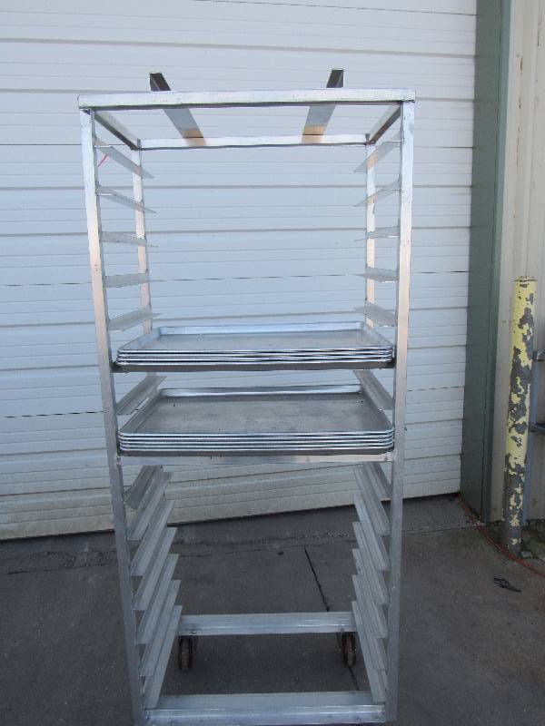 lot 1036 image: Full Size Aluminum Sheet Pan Rack