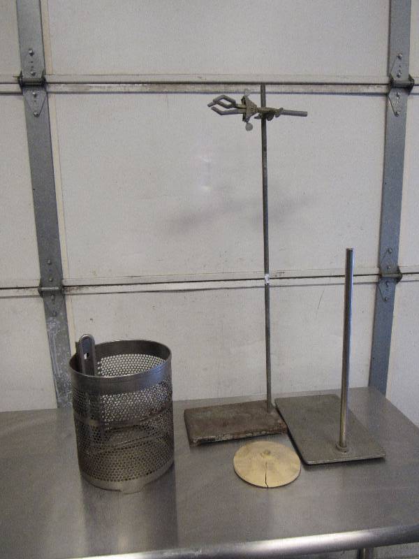 lot 1061 image: Lot Of Mixed Commercial Kitchen Hardware