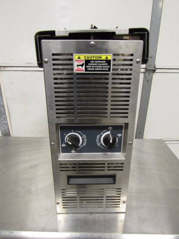 lot 1089 image: A.J. Antunes & Co. Vertical Contact Toaster