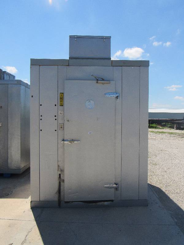 lot 1125 image: ICS 78x72 Walk-In Freezer