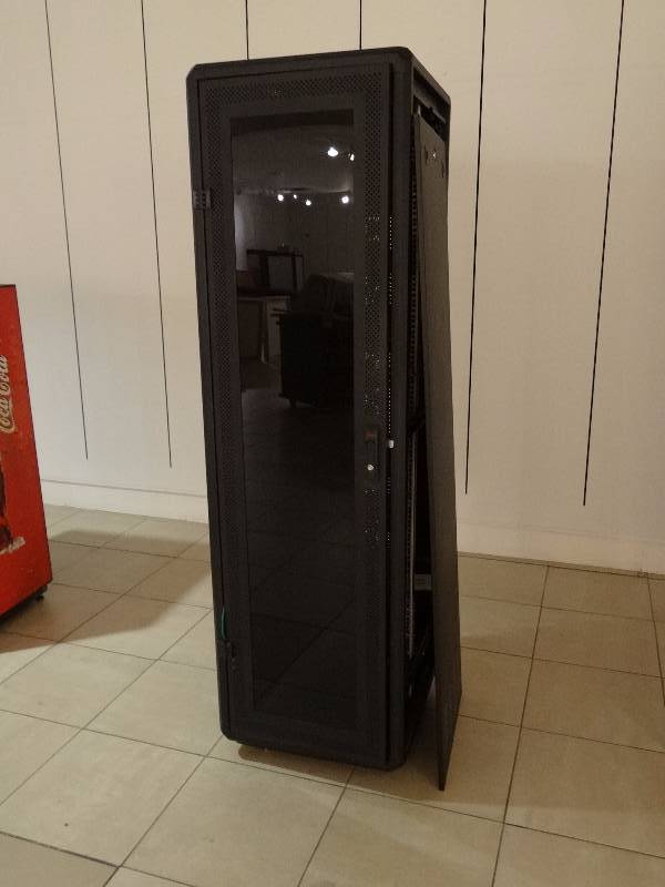 lot 1161 image: Quest Server Cabinet