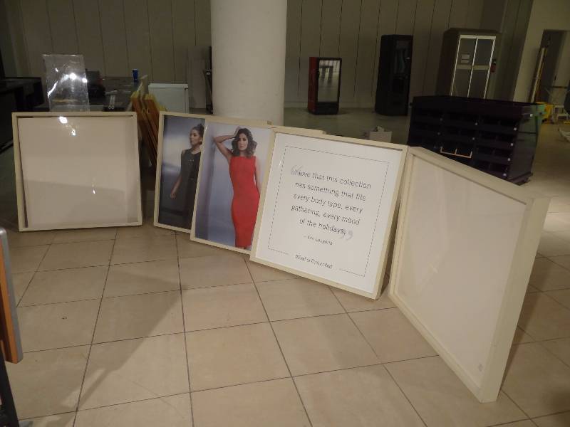 lot 1198 image: Lot of Frames With Pictures