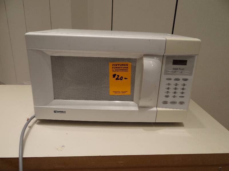 lot 1204 image: Kenmore Residential Style Microwave Oven