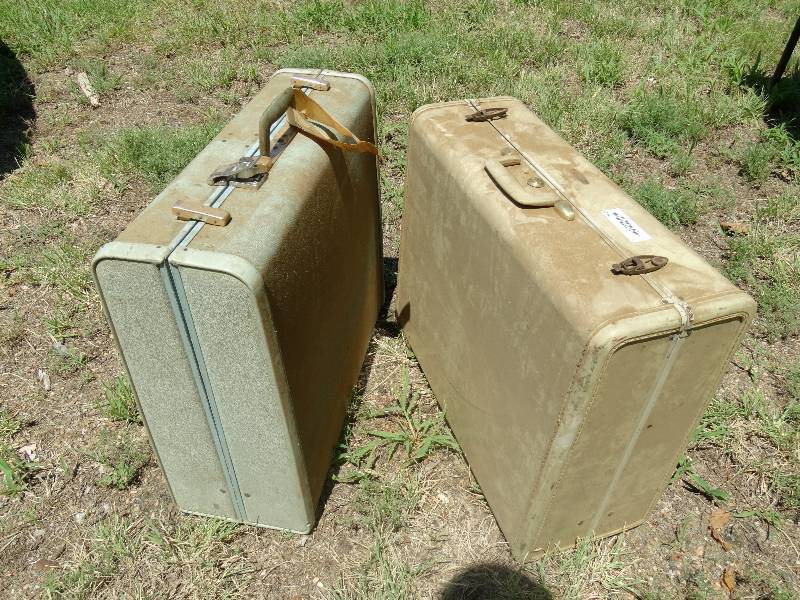 lot 240 image: 2 suitcases