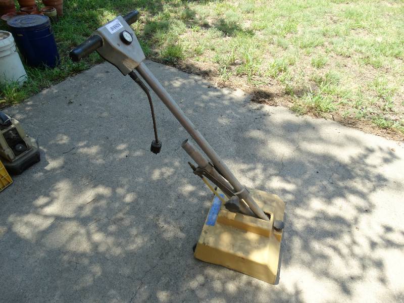lot 251 image: Tornado floor cleaner