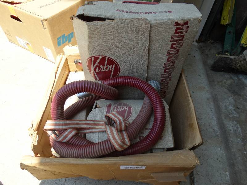 lot 256 image: Kirby parts