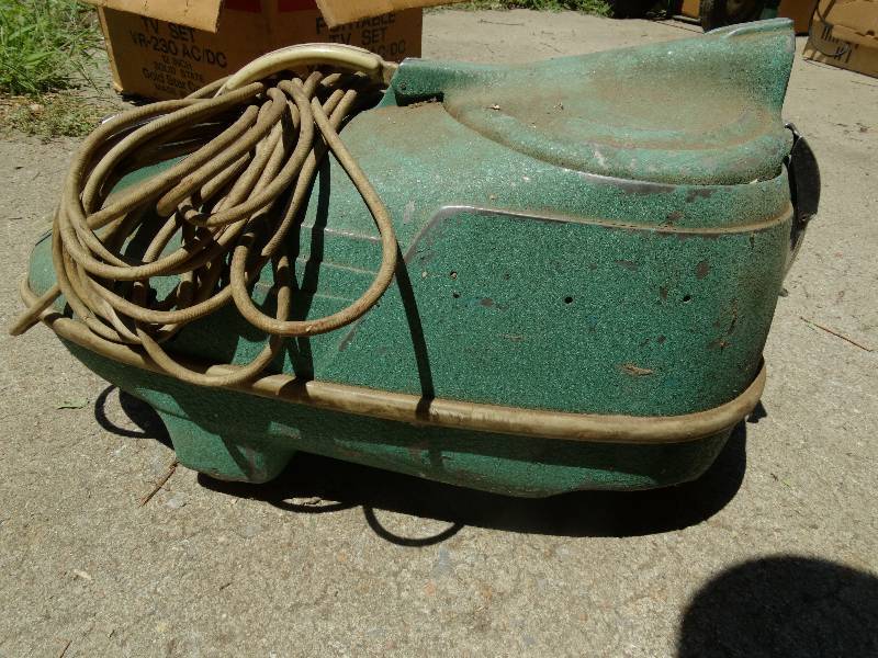 lot 257 image: Vintage vacuum sweeper