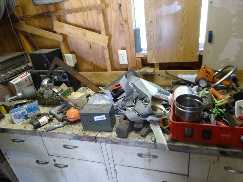 lot 275 image: All contents on work bench- Tools, hardware, stereo, straps